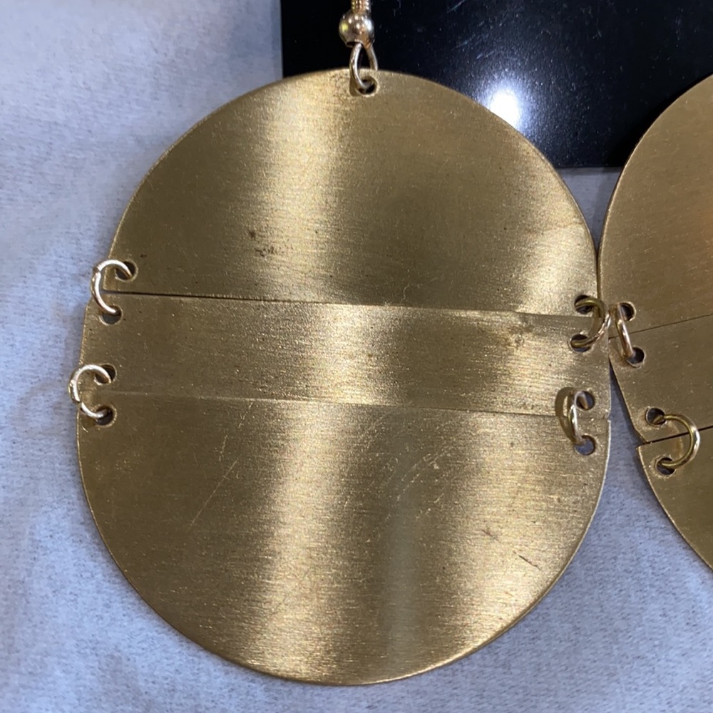 Generic Earring - Picture 2 of 5